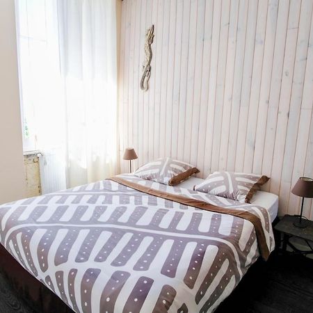 Les Gues Rivieres Bed & Breakfast Pujols  Bagian luar foto