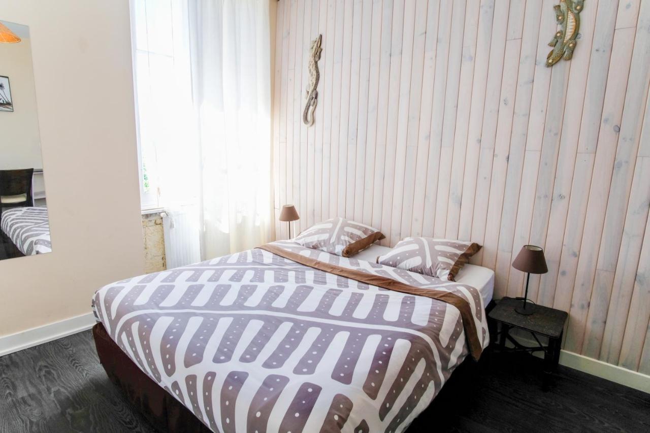 Les Gues Rivieres Bed & Breakfast Pujols  Bagian luar foto