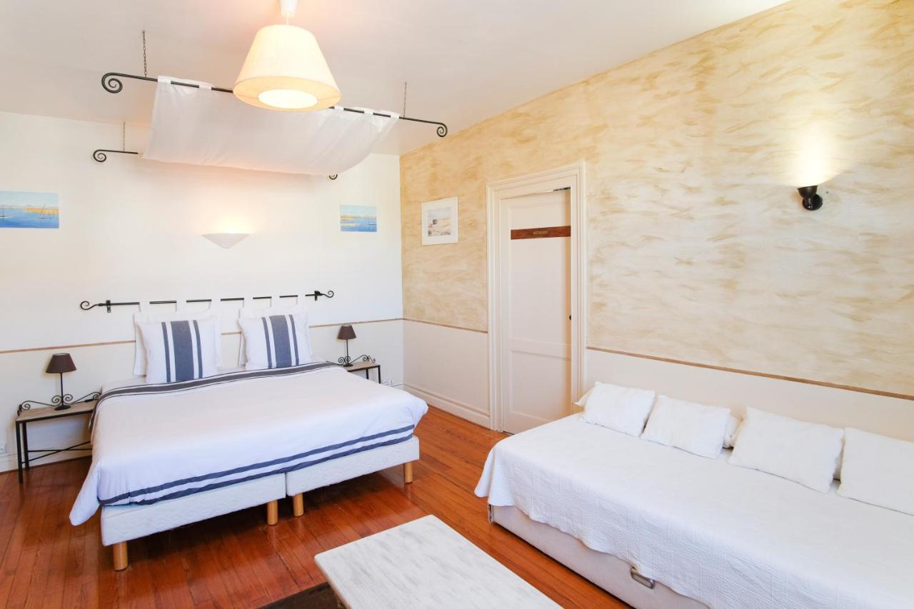 Les Gues Rivieres Bed & Breakfast Pujols  Bagian luar foto