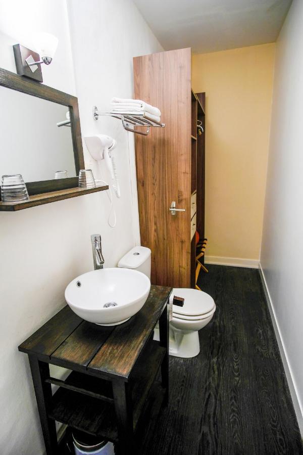 Les Gues Rivieres Bed & Breakfast Pujols  Bagian luar foto