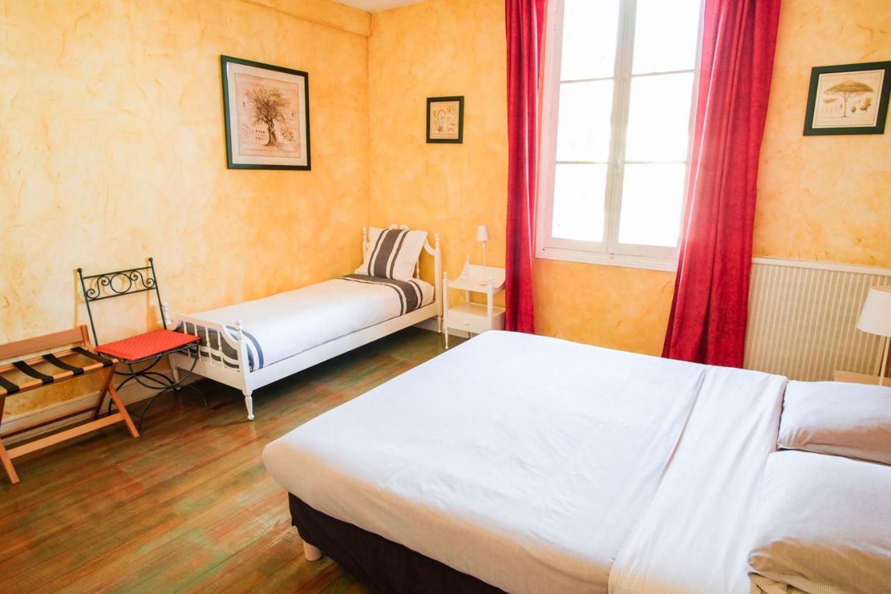 Les Gues Rivieres Bed & Breakfast Pujols  Bagian luar foto