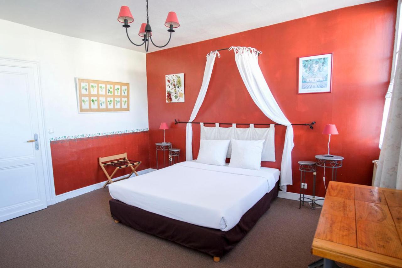 Les Gues Rivieres Bed & Breakfast Pujols  Bagian luar foto
